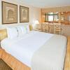 Отель Red Roof Inn PLUS+ Newark Liberty Airport - Carteret, фото 4