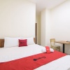 Отель RedDoorz Plus @ Le Van Sy Street 2, фото 4