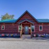 Отель Ern822 - Smoky Oasis - Great Location, Private Indoor Heated Pool! 3 Bedroom Cabin by RedAwning, фото 1