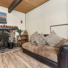 Отель Pinecone Cabin - Cozy And Charming Cabin In A Prime Location! Beautiful Wood Burning Fireplace! 2 Be, фото 11