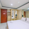 Отель Cozy And Simply Studio At Kebagusan City Apartment, фото 12