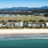 Отель Crystal Beachfront Apartments, фото 47