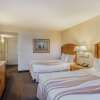 Отель La Quinta Inn & Suites by Wyndham Islip - MacArthur Airport, фото 7