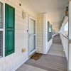 Отель Oak Island Condo - Walk to the Beach!, фото 8