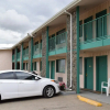 Отель Travelers Inn & Suites, фото 40