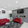 Отель Emerald Hotel & Suites Calgary Airport, фото 12