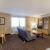 Отель Quality Inn Near Seattle Premium Outlets Arlington в Арлингтон