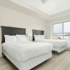 Отель Lakefront Lux 2BR Symphony Of Comfort, фото 6