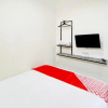 Отель Teratai Bekasi Guesthouse by OYO Rooms, фото 10