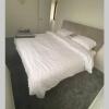 Отель Newly Refurbished Beautiful Location 1 Bedroom Residential House sleeps 4, фото 3