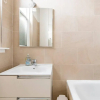 Отель Stunning 5 Bedroom Large Apartment With Parking, фото 10