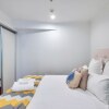 Отель Spacious 2 Bedroom CBD Apt, фото 4