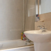 Отель Spacious 1 Bedroom Flat in Fulham, фото 9