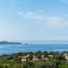 Отель Nice house with beautiful sea views on the peninsula of Hyeres, фото 20