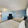 Отель New Listing! Oceanfront Pacific Beach 1 Bedroom Condo, фото 4