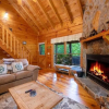 Отель Breezy Mountain View-hot tub and Fishing, фото 8