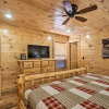 Отель Gatlinburg Mountain Cabin: 4 Mi to National Park!, фото 2