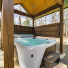 Отель Chic Forest Hideaway in Broken Bow w/ Hot Tub, фото 9
