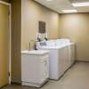 Отель Comfort Inn Medford - Long Island, фото 22