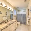 Отель Sunny Brigantine Townhome: Walk to Beach, фото 12