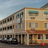 Отель Rodeway Inn & Suites, фото 1