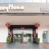 Отель Capital O 90447 Hotel Ezzyhome Kebun Teh, фото 26