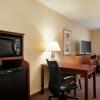 Отель Hampton Inn & Suites West Bend, фото 3