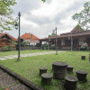 Отель RedDoorz Premium @ Joglo Garut Cottage Syariah, фото 14