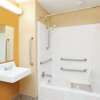 Отель Microtel Inn & Suites by Wyndham South Bend/At Notre Dame Un, фото 9