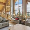 Отель Coyote Creek - Large Ski In/Ski Out Chalet with Amazing Views & Private Hot Tub, фото 8
