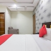 Отель OYO 16744 Live Inn Castle, фото 15