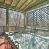 Отель Outdoor Adventure - Charming Cabin w/ Hot Tub, фото 9
