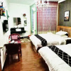 Отель Fenghuang Little Bear Family Guest House, фото 18