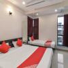 Отель OYO 12053 Hotel Shri Govind, фото 6