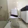 Отель Modern And Comfortable Living At 2Br Grand Sungkono Lagoon Apartment, фото 9