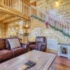 Отель Cozy Bear 2 Bedroom Cabin, фото 15