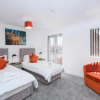 Отель Modern 5 Bedroom 3 Bath Hse Aylesbury, фото 29