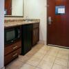 Отель Hampton Inn & Suites Toledo-Perrysburg, фото 20