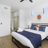 Отель TWO Glendale CozySuites with Pool 2 & 9, фото 5