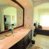 Отель Playa Royale Condominium, фото 1
