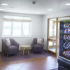 Отель Premier Inn London Gatwick Airport East (Balcombe Road), фото 8