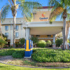 Отель Comfort Suites Vacaville-Napa Valley Area, фото 22