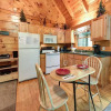 Отель A Chance for Romance - One Bedroom Cabin, фото 4