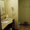 Отель Hampton Inn & Suites Muncie, фото 14