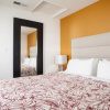 Отель Globe Suites off Main, фото 8