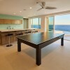 Отель Luxurious Oceanfront Living, Minutes From Downtown: Villa Land's End, фото 10