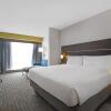 Отель Holiday Inn Express & Suites Milwaukee - Brookfield, an IHG Hotel, фото 3