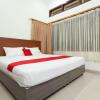 Отель RedDoorz near Balai Kota Surabaya, фото 24