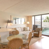 Отель Tower 1 Suite 610 at Waikiki, фото 4