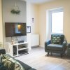 Отель Spacious 4-bed house in Crewe by 53 Degrees Property, ideal for Contractors & Business, FREE parking, фото 3